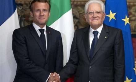 Trattato del Quirinale: firma storica, Macron da Mattarella e Draghi. Nessun commento su TIM e nucleare