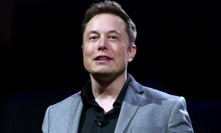 SpaceX, Elon Musk è accusato di aver licenziato ingiustamente dipendenti per averlo criticato