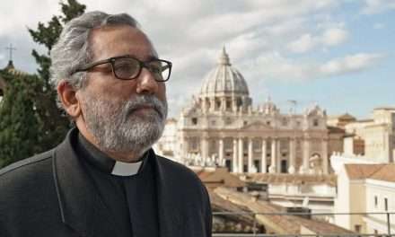 Vaticano, il ministro dell’Economia Padre Guerrero si dimette. Al suo posto un laico: Caballero Ledo