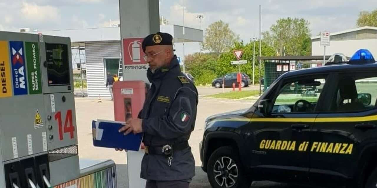 Caro carburanti all’attenzione del governo: incontro tra Meloni, Giorgetti e la Guardia di Finanza