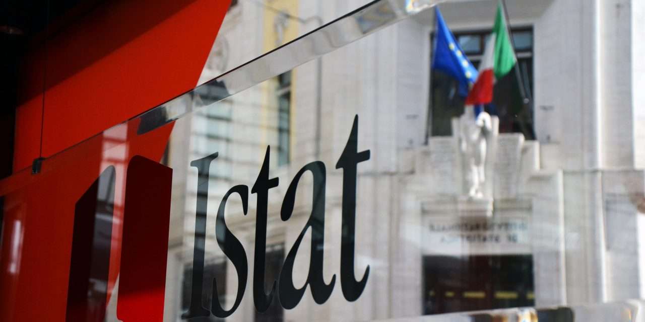 Istat, in Italia nel 2022 natalità ai minimi storici. Elon Mask: “L’italia sta scomparendo”