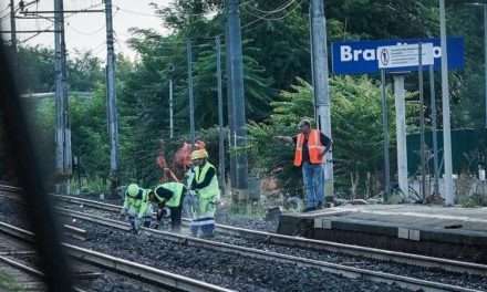 Brandizzo, i primi indagati sono i due sopravvissuti. Dalle indagini emergono violazioni delle procedure autorizzative