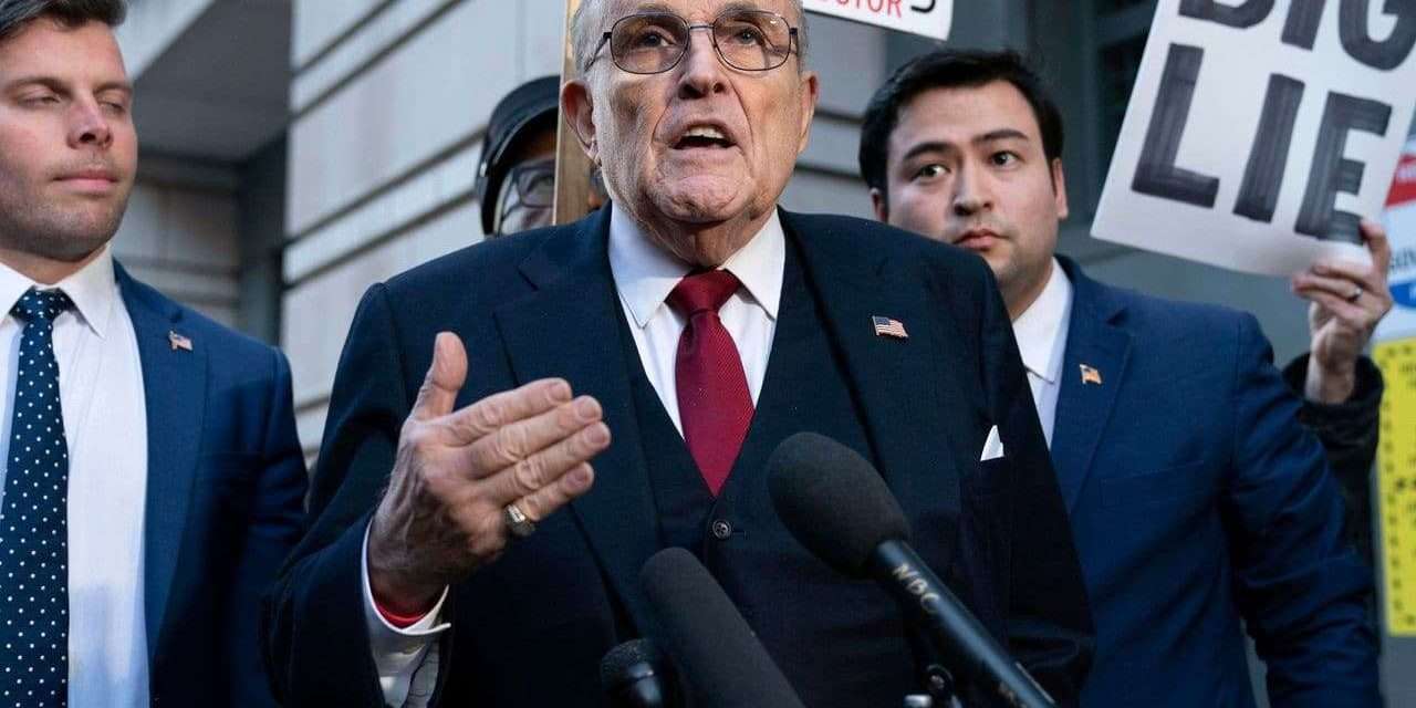 Rudy Giuliani è in bancarotta dopo la sentenza di condanna per diffamazione