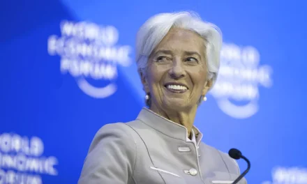 Lagarde chiude Davos: “Per il 2024 è attesa una normalizzazione dei risparmi e del mercato del lavoro”