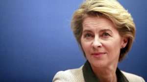 Von der Leyen si candida per un secondo mandato: “Prendo la decisione consapevole delle sfide che ci aspettano”