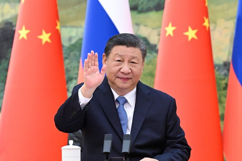 La Cina alza i contro dazi agli Usa al 125%