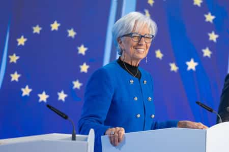 Lagarde avverte: “Serve disciplina sul debito”. Italia promossa, Francia sotto osservazione