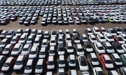 Trump pensa alla sospensione dei dazi per il settore auto