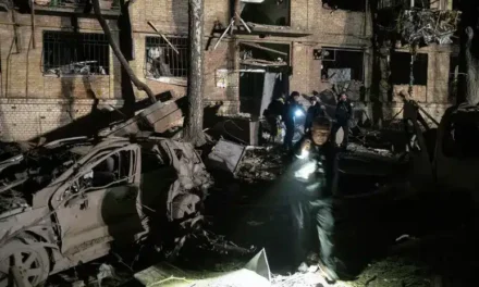 Guerra Ucraina, raid russi su Kiev: 9 morti