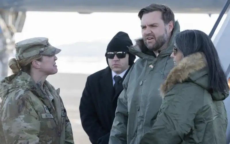 Groenlandia, Meyers rimossa la comandante della base USA