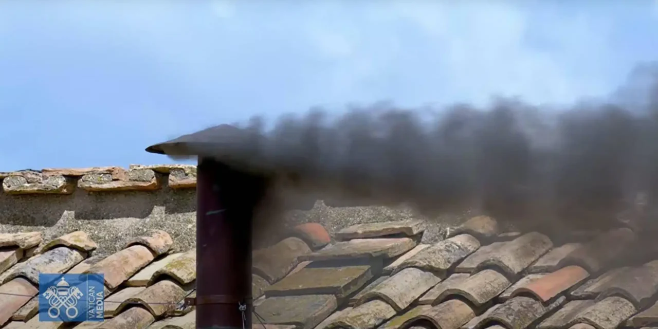 Conclave: seconda fumata nera