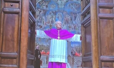 Inizia il Conclave: tra ritualità e storia, il mondo attende la fumata bianca