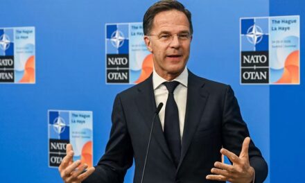 Vertice NATO all’Aja: più spese militari fino al 5% del PIL