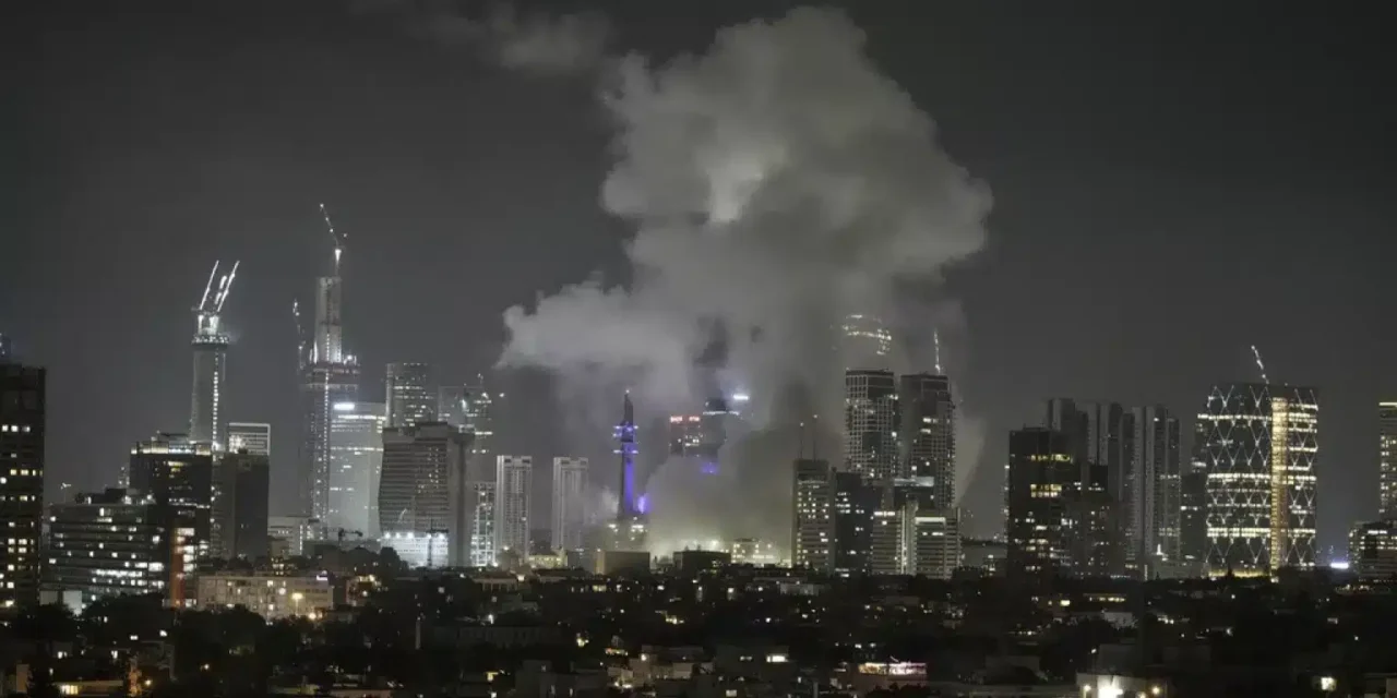 L’ Iran attacca Israele: missili su Tel Aviv, Gerusalemme e Beer Sheva