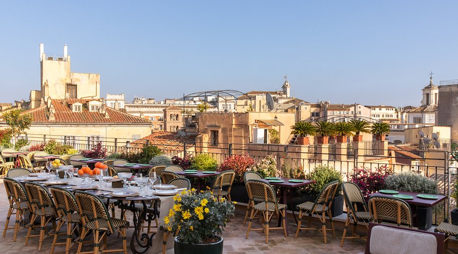 Hotel Adriano Rooftop: l’eleganza romana si affaccia sui tetti della città eterna