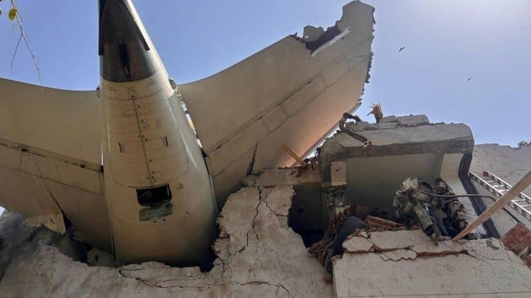 Disastro aereo: 290 morti dopo lo schianto del volo Air India per Londra