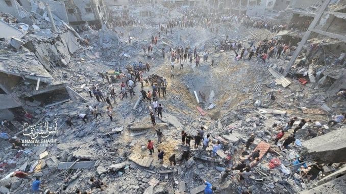 Strage a Gaza: oltre 40 morti in un attacco israeliano, l’UE condanna, Israele accusa Hamas