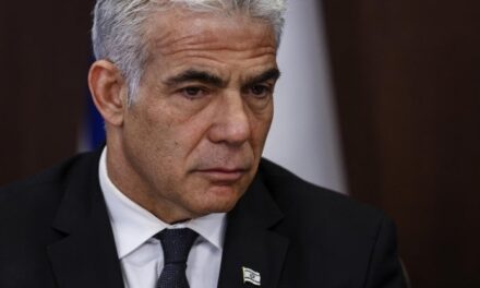 Israle. Lapid, Trump ha scritto la storia a lettere d’oro, ma ora eè tempo di fermarsi