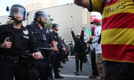 Usa. Le proteste dilagano in tutto il paese, tensione alle stelle