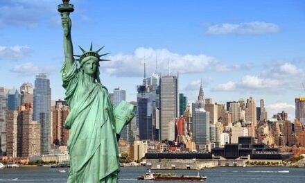 Turismo in crisi a New York: 2 milioni di visitatori in meno nel 2025, pesa l’effetto Trump