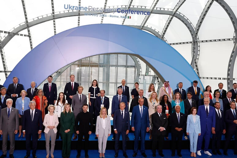 Conferenza sulla ricostruzione dell’Ucraina: Meloni e Zelensky chiamano l’Europa all’azione