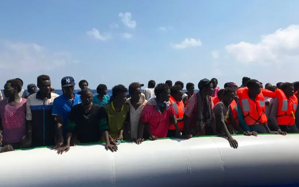 Mediterraneo, muoiono due bambini: Sea Watch accusa l’Europa di complicità silenziosa