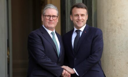 Francia e Regno Unito rilanciano la difesa europea: torna in auge la Coalizione dei Volenterosi