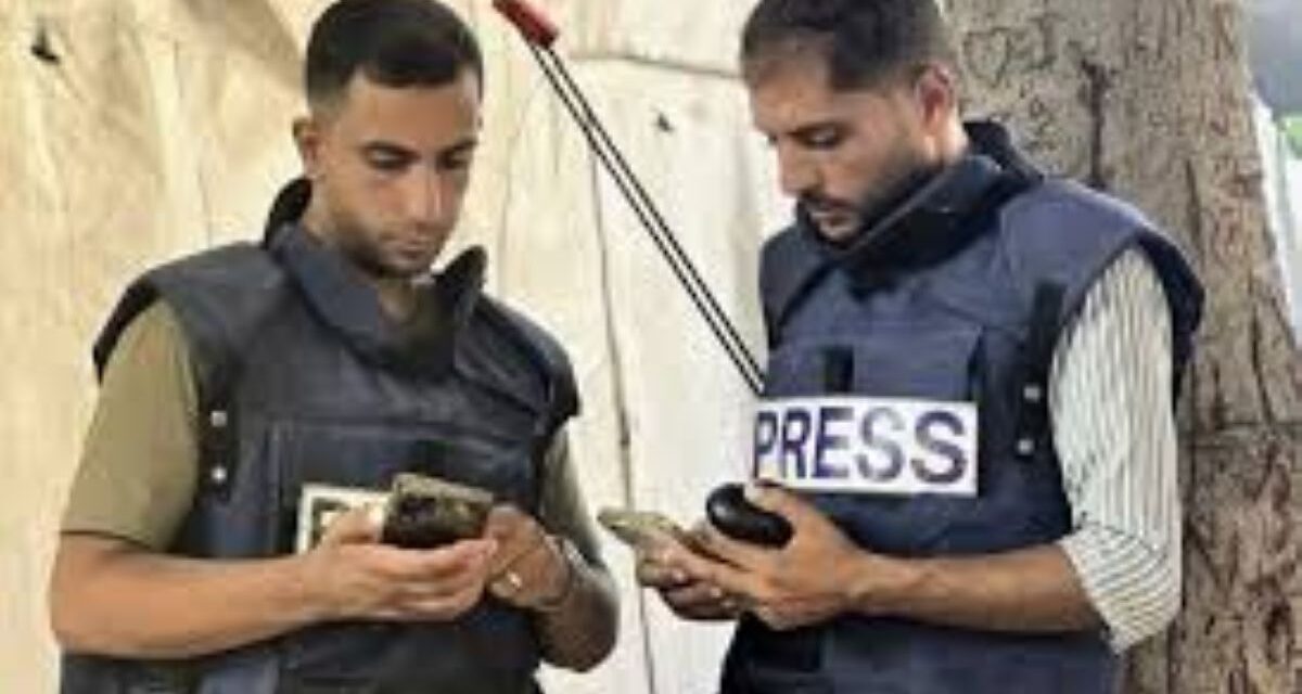 Uccisi a Gaza da un raid israeliano un gruppo di giornalisti di al Jazeera. Tra .loro Anas al Sharif