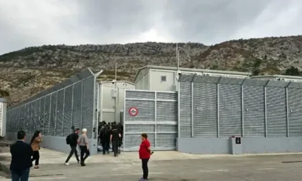 Scontro social tra Fratelli d’Italia e PD sul progetto Albania: scintille tra Meloni e Schlein