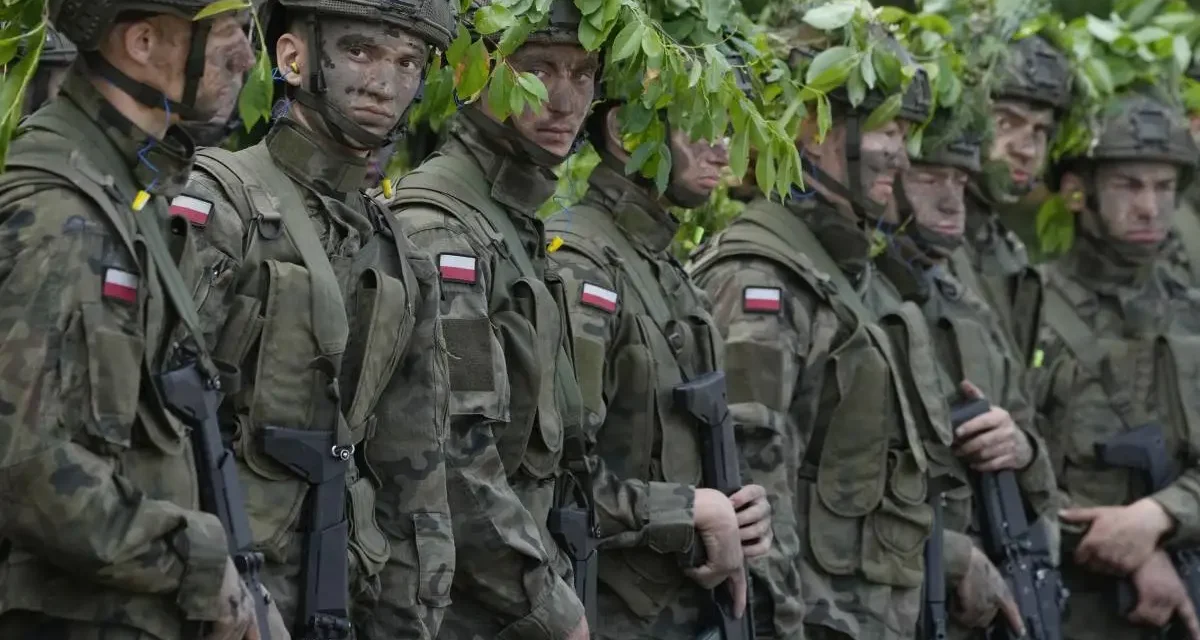 Droni russi in Polonia: l’Europa si mobilita e Varsavia invia 40 mila soldati ai confini