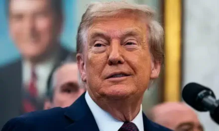 Trump su sospensione sanzioni alla Russia, voglio che il mondo abbia petrolio