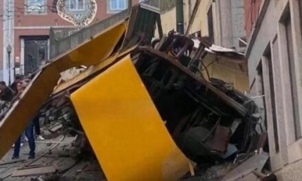 Lisbona, deraglia la storica funicolare Gloria: sono almeno 15 morti e 20 feriti