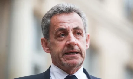 Nicolas Sarkozy condannato a cinque anni: il processo sui fondi libici scuote la Francia