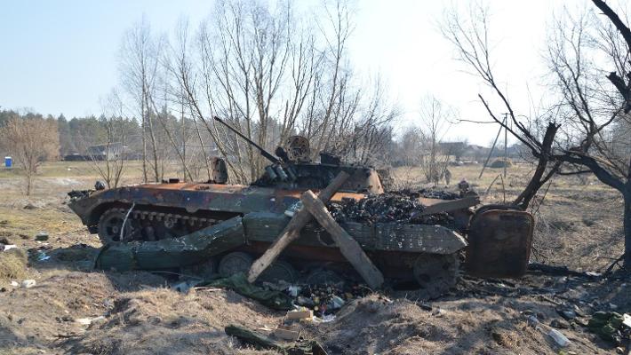 Armi italiane in viaggio verso l’Ucraina: blindati VCC1 e Puma dai depositi alla guerra