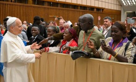 Papa Leone XIV ai movimenti popolari: «Difendere i poveri e i migranti è vivere il Vangelo»