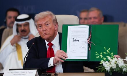 Accordo di pace a Gaza: Donald Trump firma a Sharm el-Sheikh, assente Netanyahu