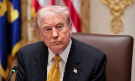 Ultimatum di Trump alla BBC: minacciata causa da un miliardo di dollari