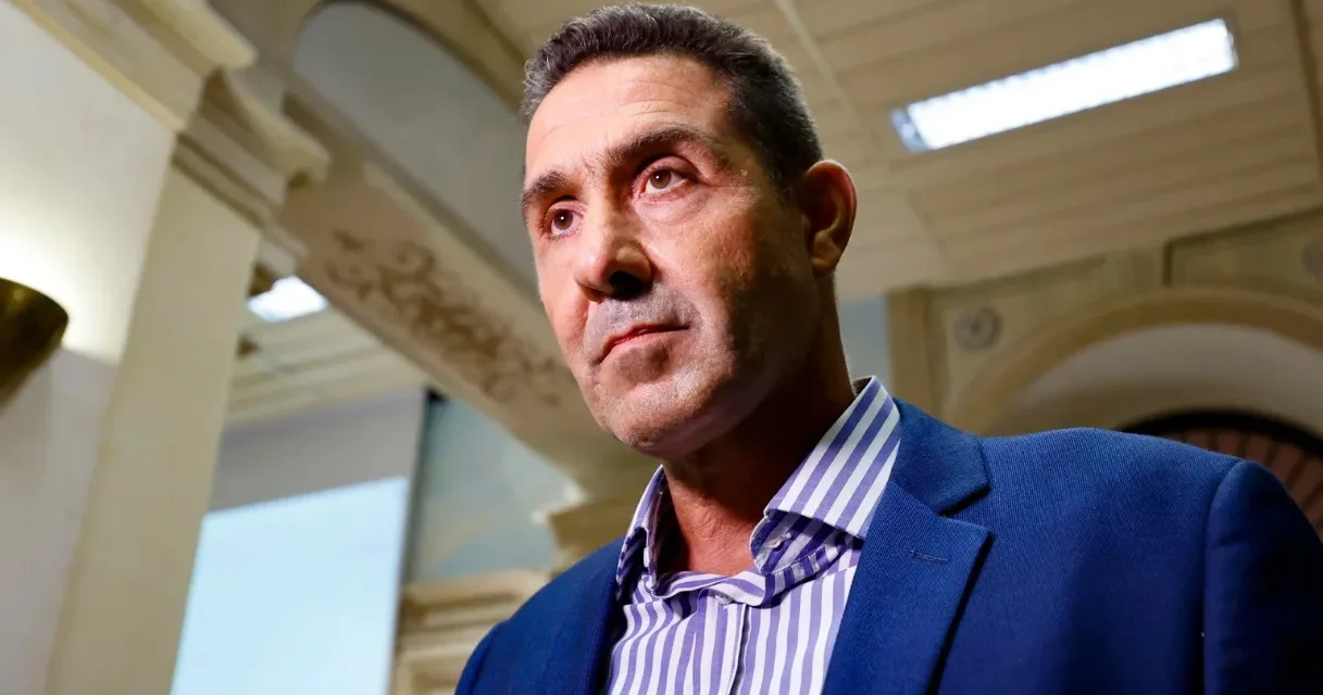 Vannacci rilancia il dibattito sul fascismo: bufera politica dopo il post social dell’ex generale