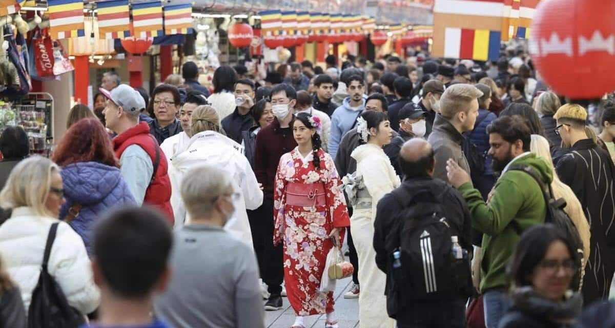 Crisi diplomatica tra Cina e Giappone: cancellati mezzo milione di voli