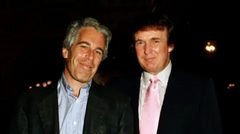 Epstein: “Sono l’unico che può abbatterlo”. Nuovi documenti agitano la presidenza Trump
