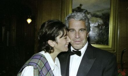 Caso Epstein, la giudice federale ordina la pubblicazione dei documenti: entro il 19 dicembre dossier resi pubblici