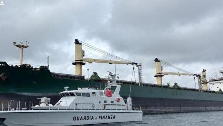Brindisi, sequestrata nave con 33mila tonnellate di acciaio russo: violava le sanzioni Ue