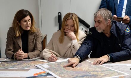 Meloni a Niscemi: “Agiremo rapidamente, errori del passato non si ripeteranno”