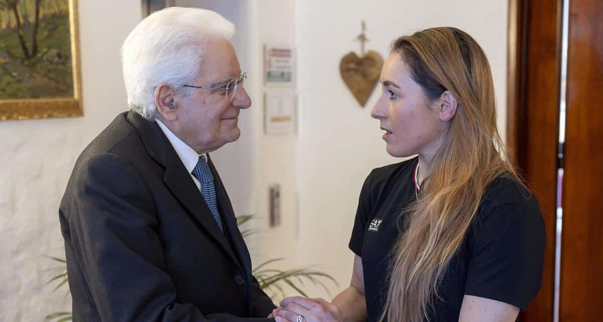 Mattarella chiama Arianna Fontana e incontra Sofia Goggia: il presidente celebra le campionesse azzurre