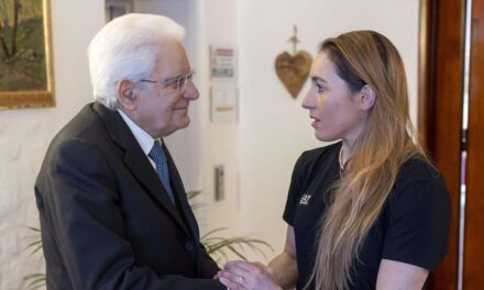 Mattarella chiama Arianna Fontana e incontra Sofia Goggia: il presidente celebra le campionesse azzurre