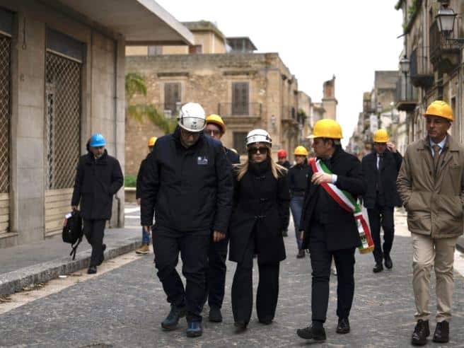 Meloni a Niscemi: decreto da 150 milioni per la frana, Ciciliano nominato commissario