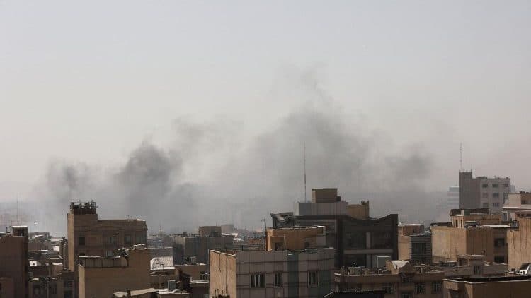 La risposta iraniana agli attacchi di Usa e -Israele, colpite basi nel Golfo