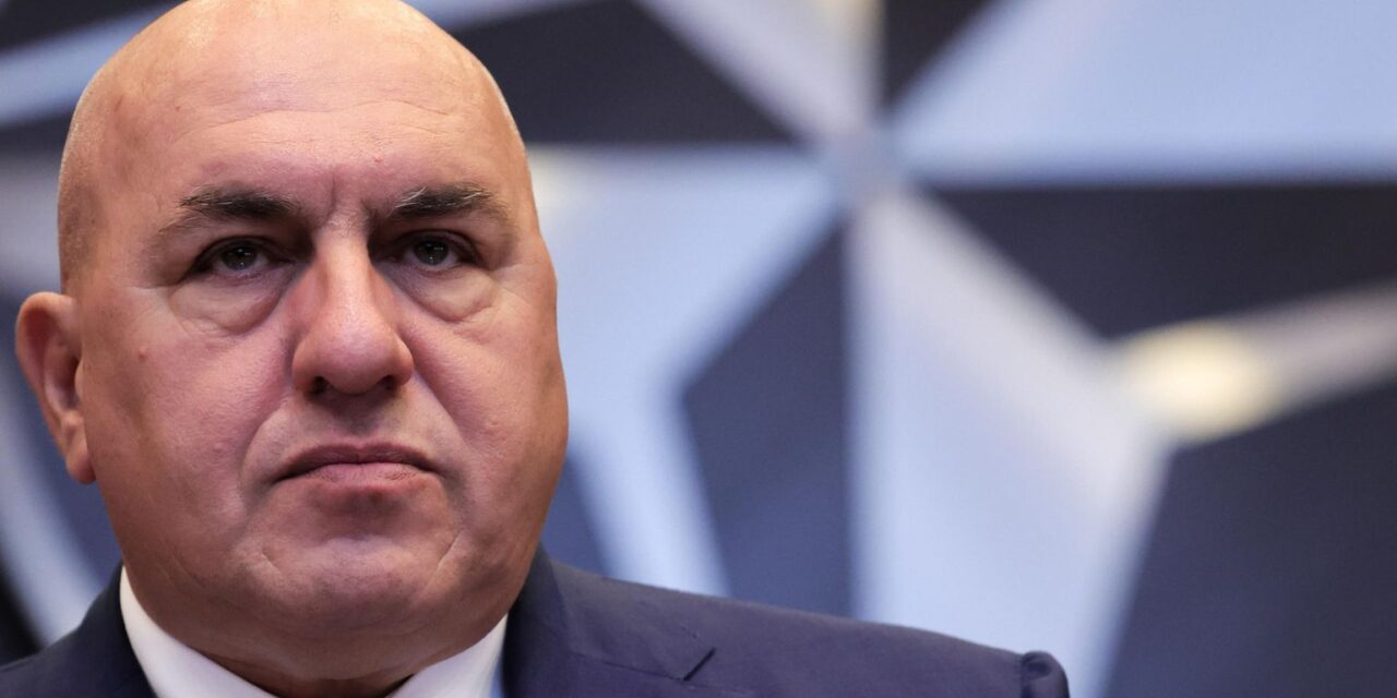 Crosetto: “Nessuna minaccia diretta all’Italia, ma il rischio terrorismo resta elevato”