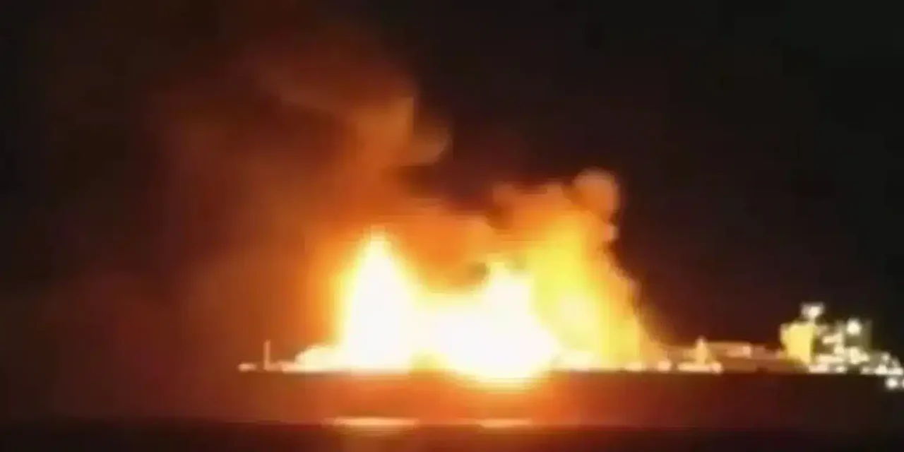 Nel Mediterraneo in fiamme una nave di Gnl legata alla “flotta ombra” russa