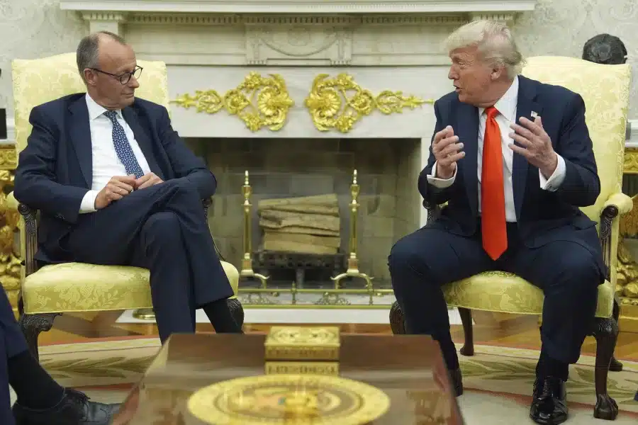 Merz alla Casa Bianca da Trump: Iran, dazi e difesa al centro del vertice USA-Germania